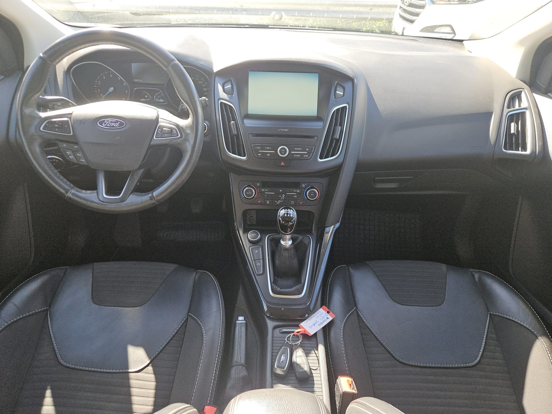FORD Focus 1.5 SCTi Carving-image-7