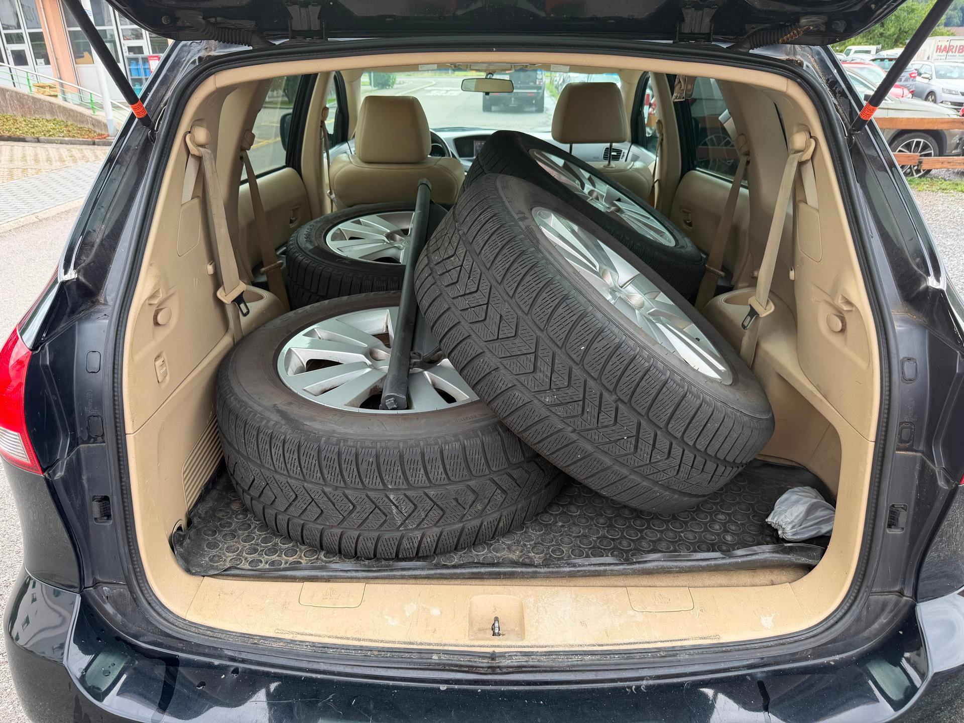 SUBARU Tribeca 3.6 AWD Executive-showroom-element-3