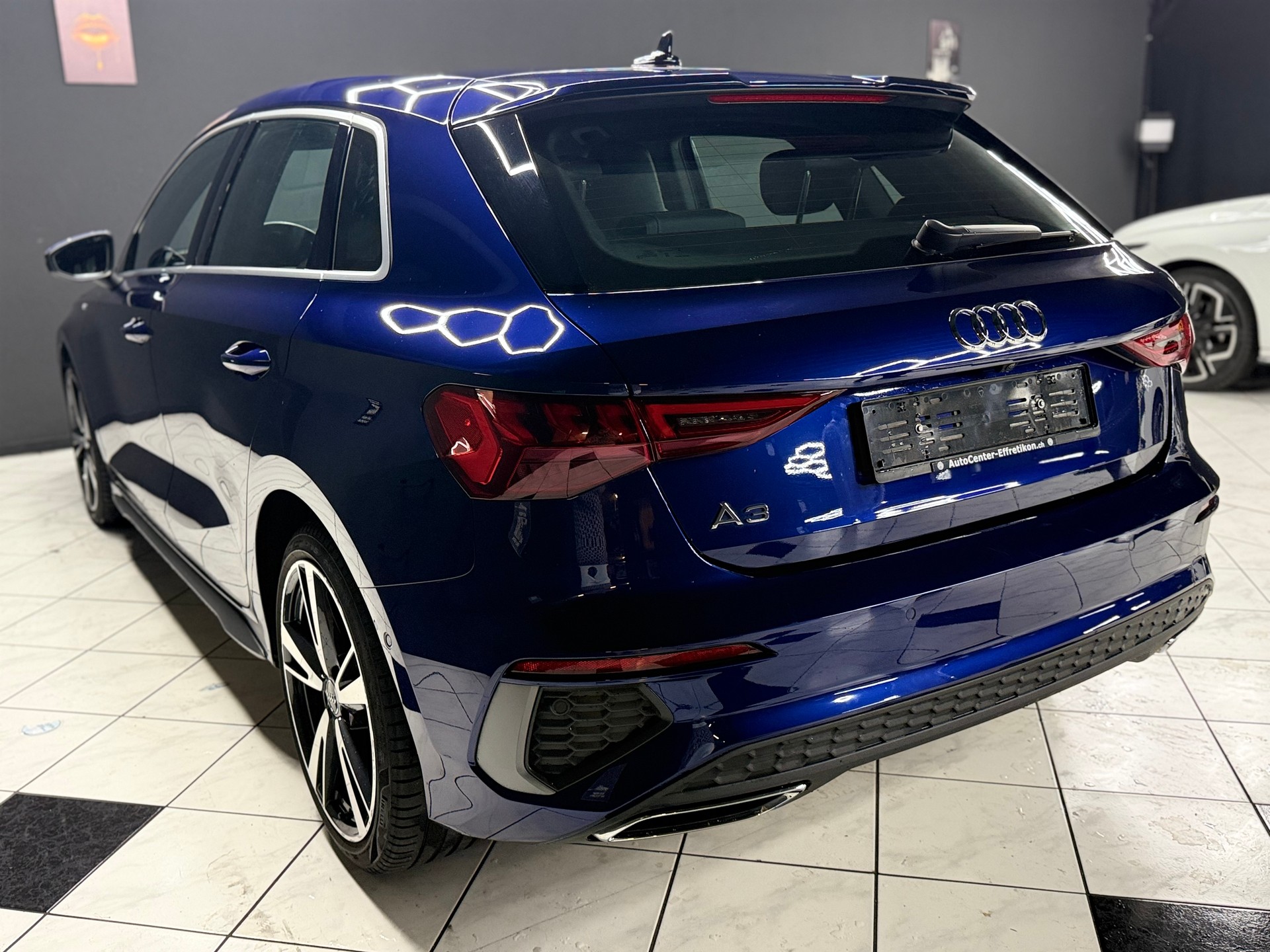 AUDI A3 Sportback 35 TFSI S line Attraction S-tronic-image-4