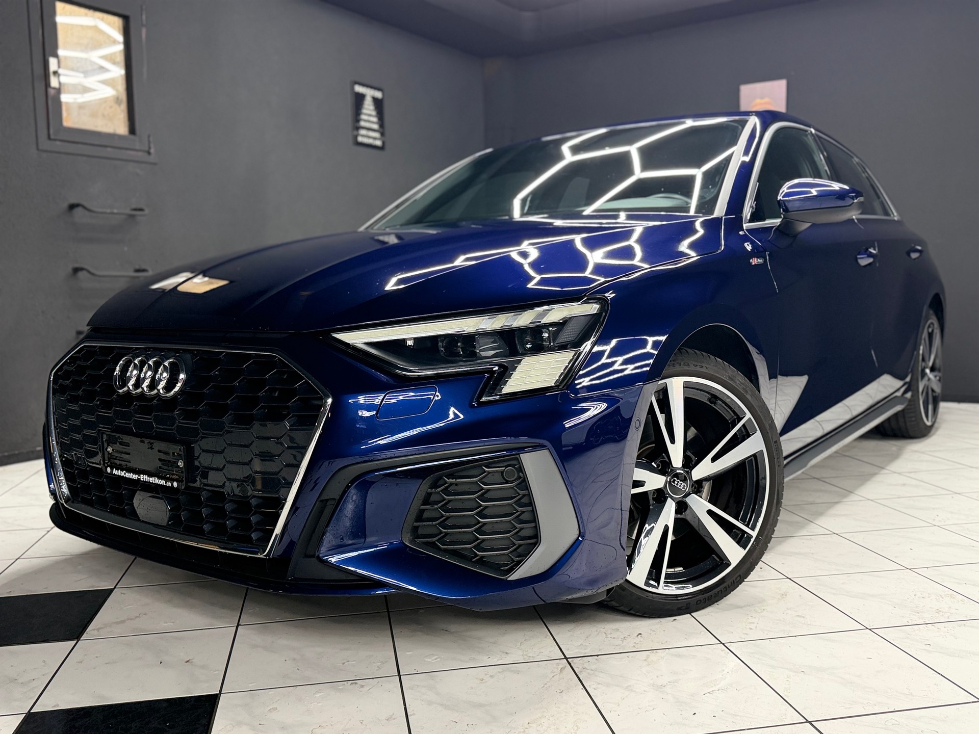 AUDI A3 Sportback 35 TFSI S line Attraction S-tronic-image-1
