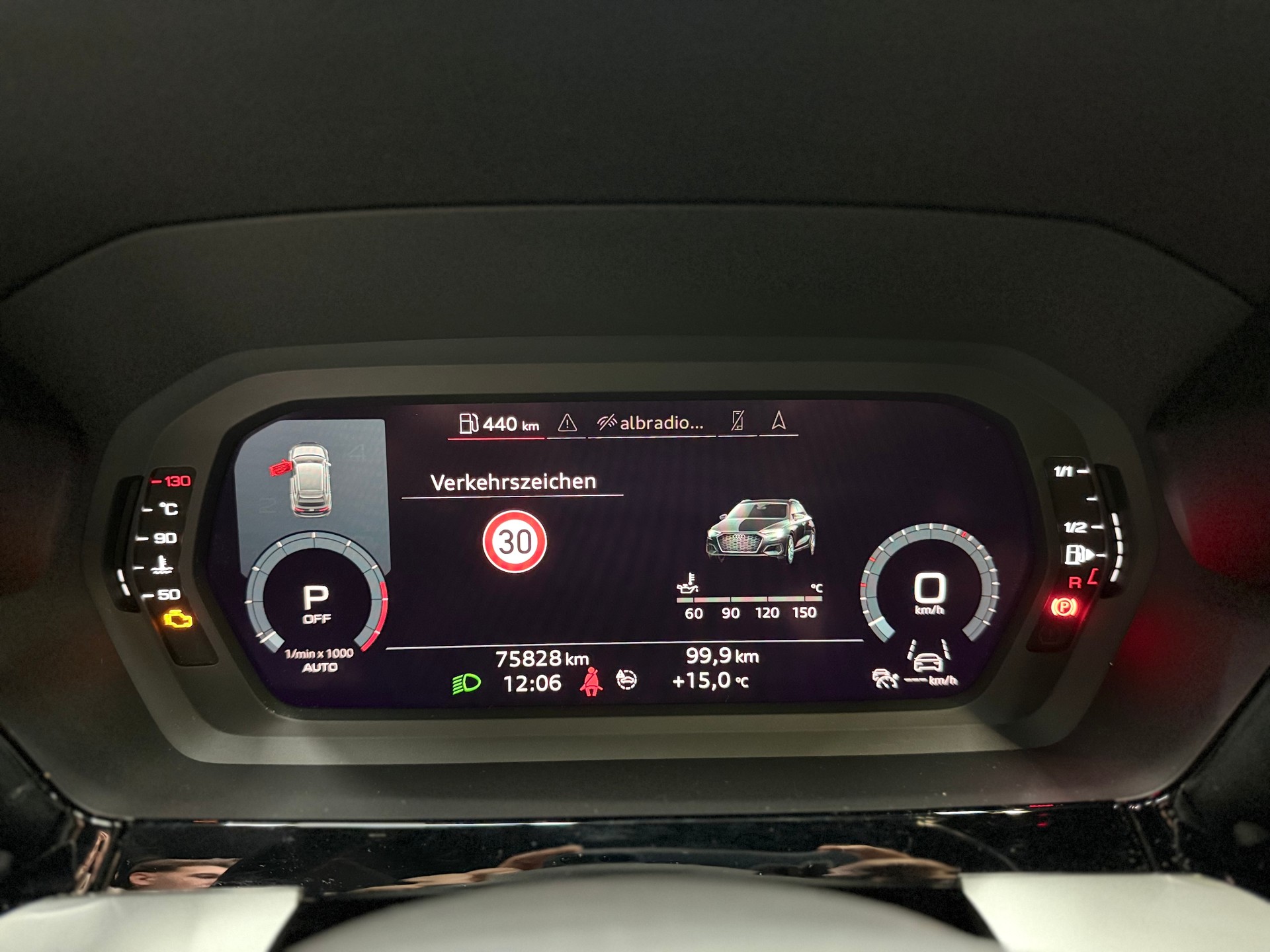 AUDI A3 Sportback 35 TFSI S line Attraction S-tronic-image-16