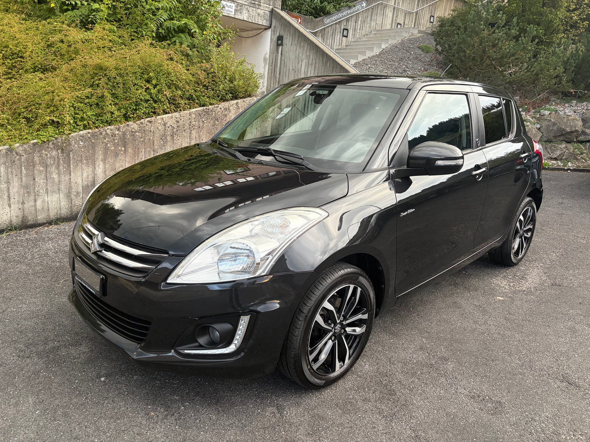 SUZUKI Swift 1.2i 16V Sergio Cellano 4x4-image-1