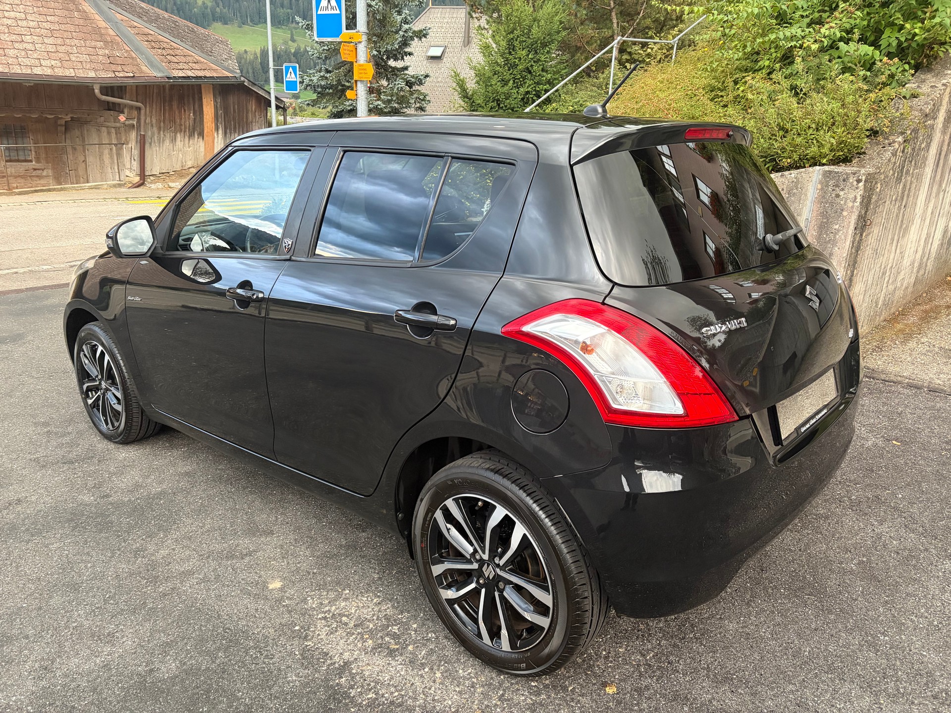 SUZUKI Swift 1.2i 16V Sergio Cellano 4x4-image-2