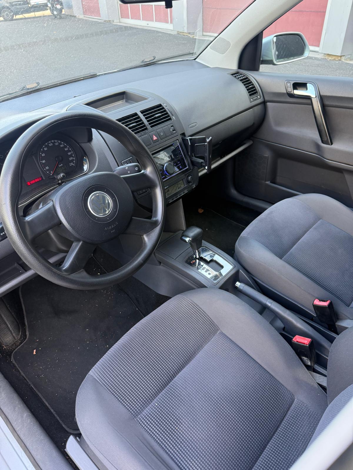 VW POLO-image-6