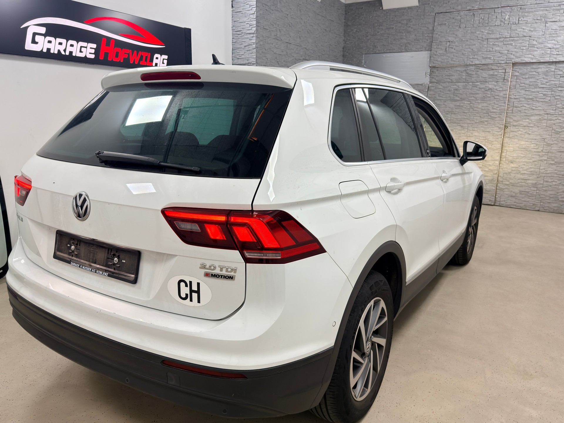 VW Tiguan 2.0 TDI SCR Comfortline 4Motion DSG hageschaden-image-4