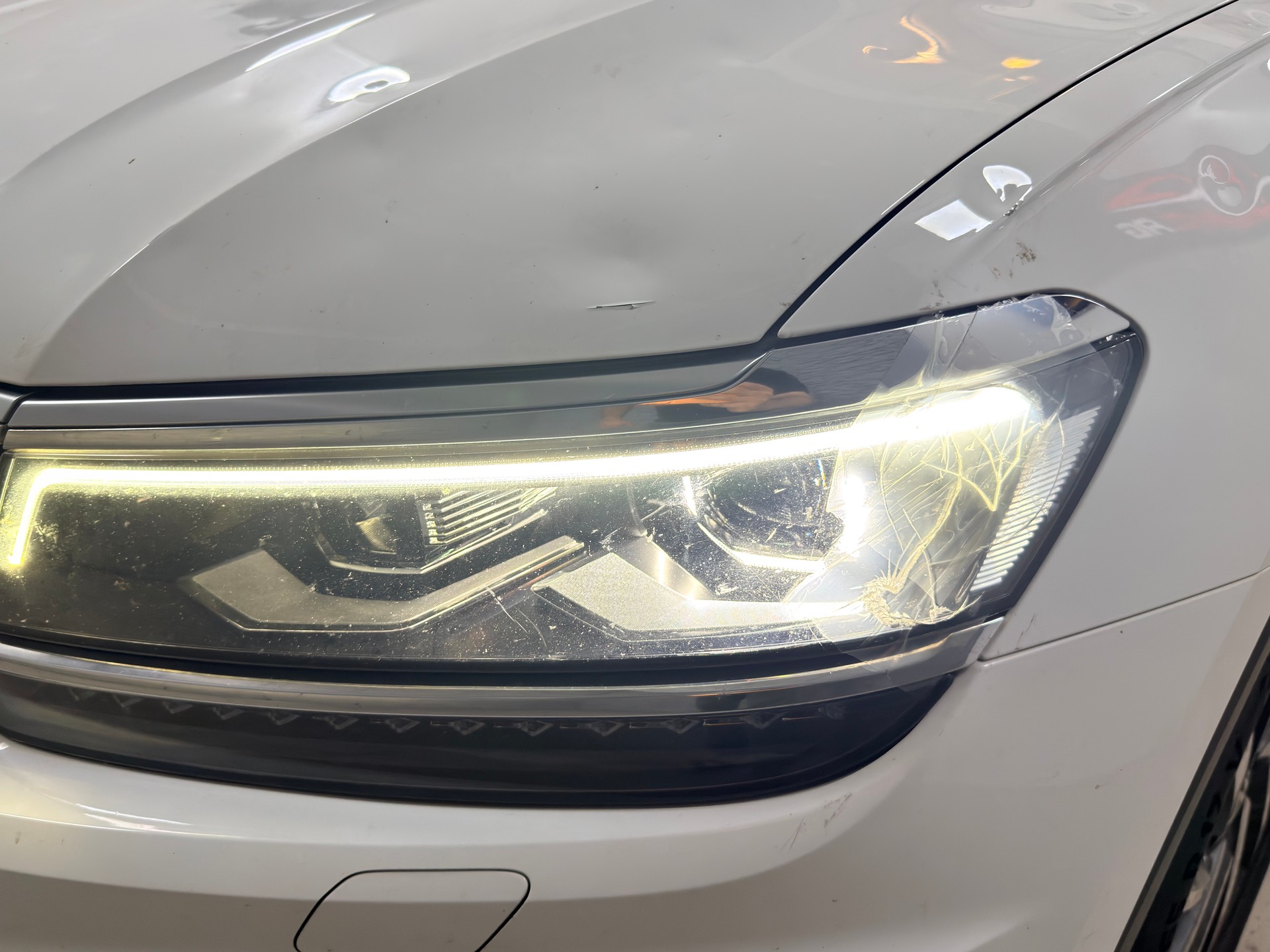 VW Tiguan 2.0 TDI SCR Comfortline 4Motion DSG hageschaden-image-8