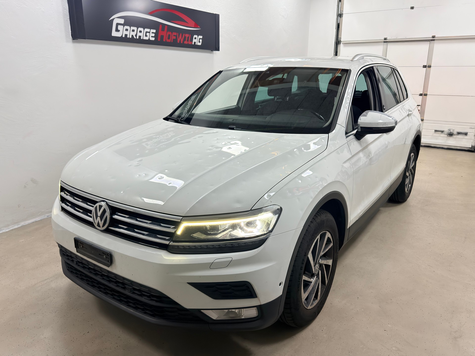 VW Tiguan 2.0 TDI SCR Comfortline 4Motion DSG hageschaden-image-0
