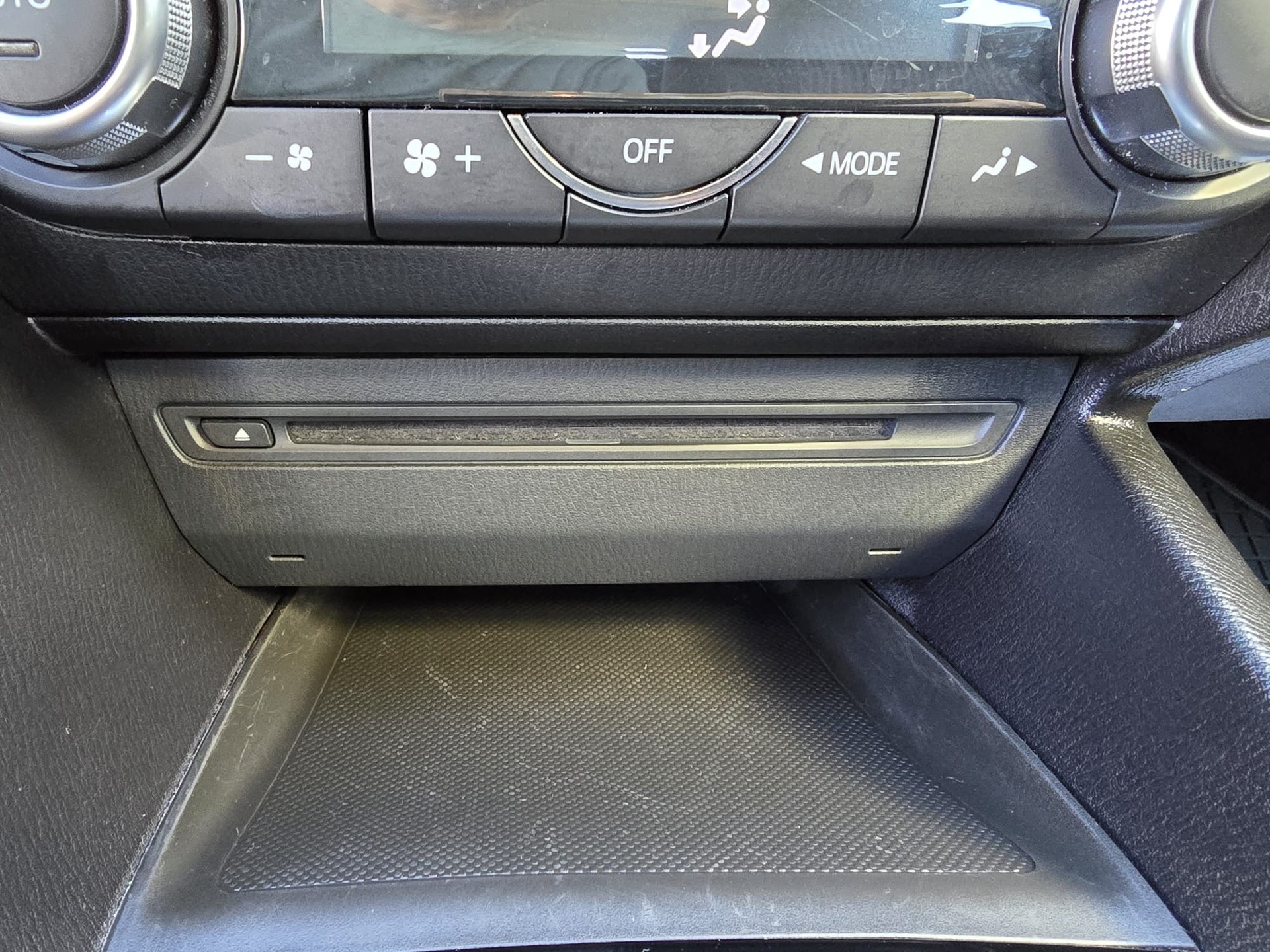 MAZDA 3 2.0 16V Ambition Activematic-image-14