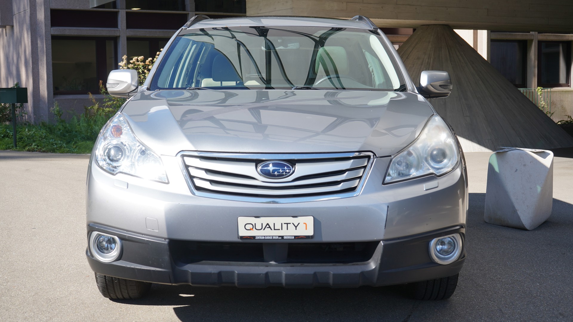 SUBARU Outback 3.6R Executive AWD Automatic-image-1