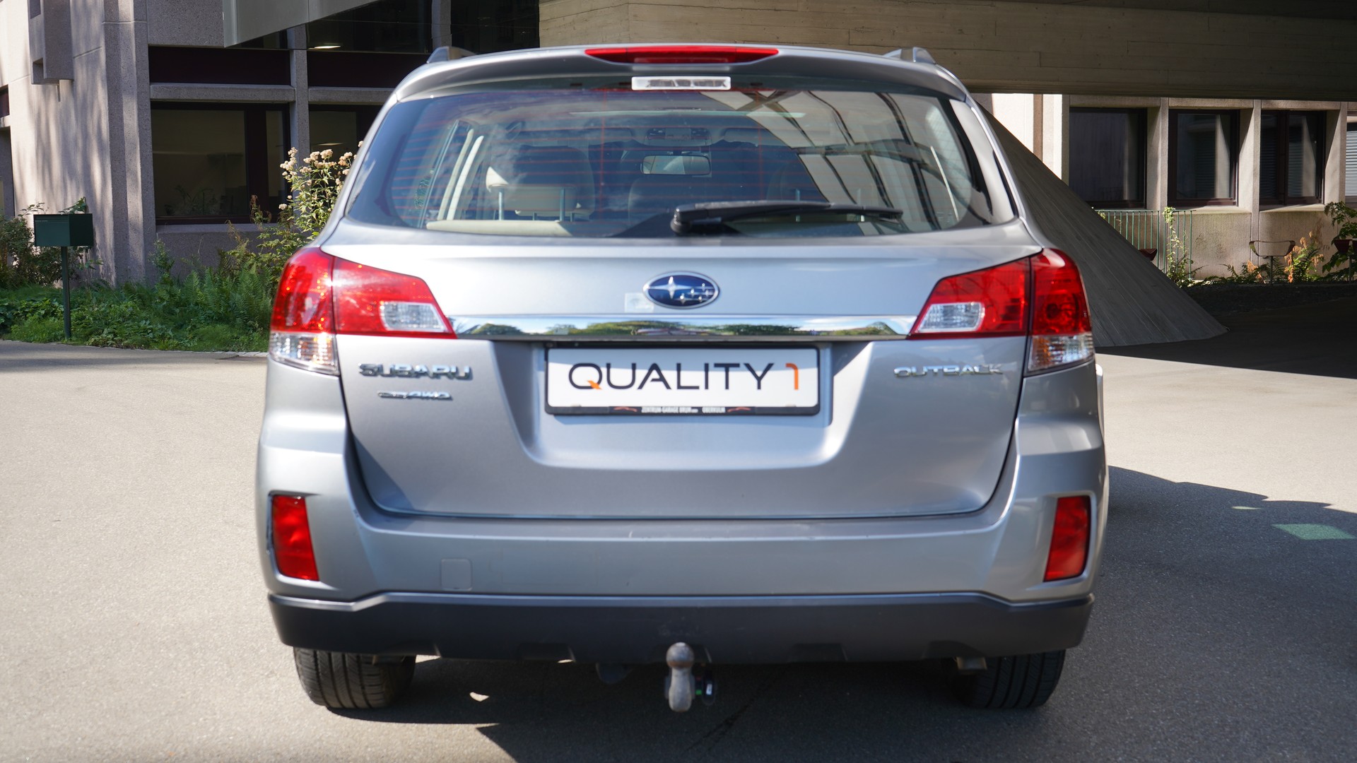 SUBARU Outback 3.6R Executive AWD Automatic-image-4