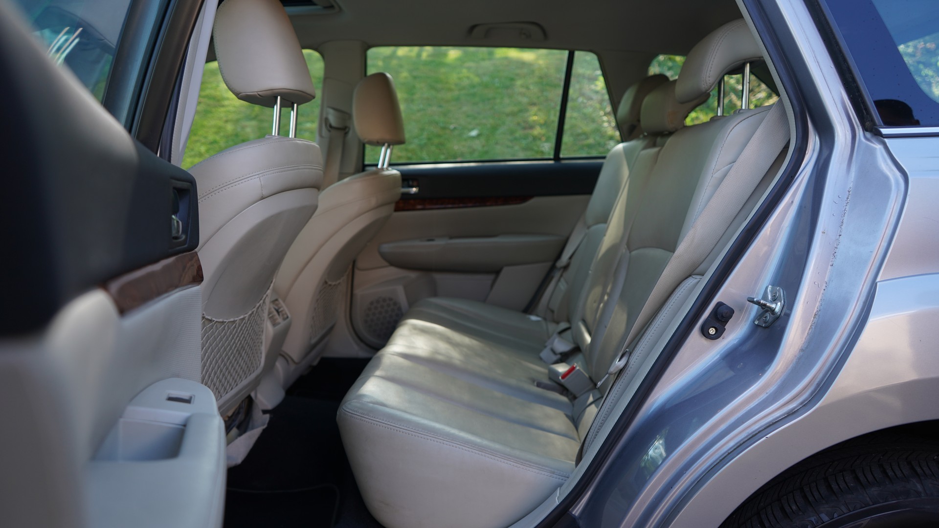 SUBARU Outback 3.6R Executive AWD Automatic-image-14