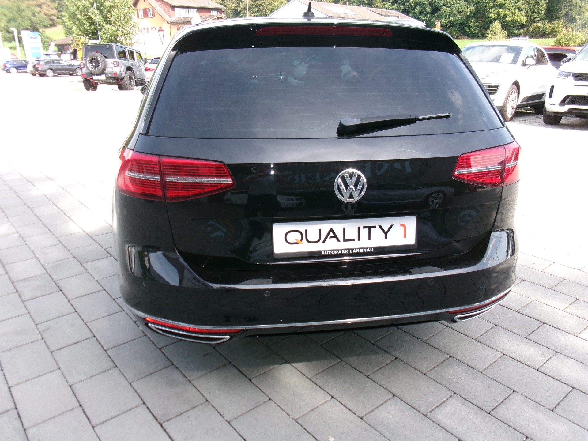 VW Passat Variant 2.0 TDI BMT High. DSG 4Motion-image-12