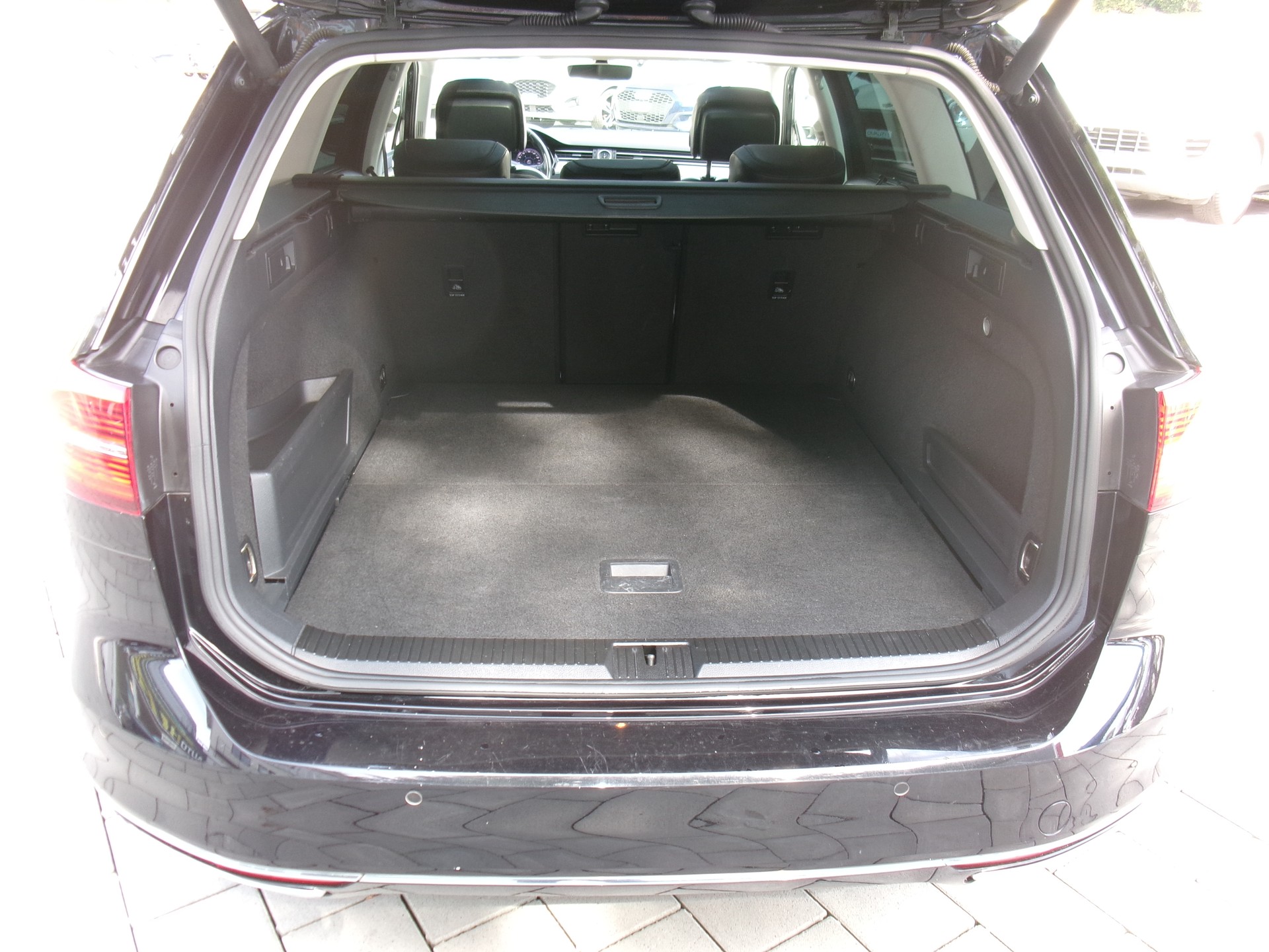VW Passat Variant 2.0 TDI BMT High. DSG 4Motion-image-11