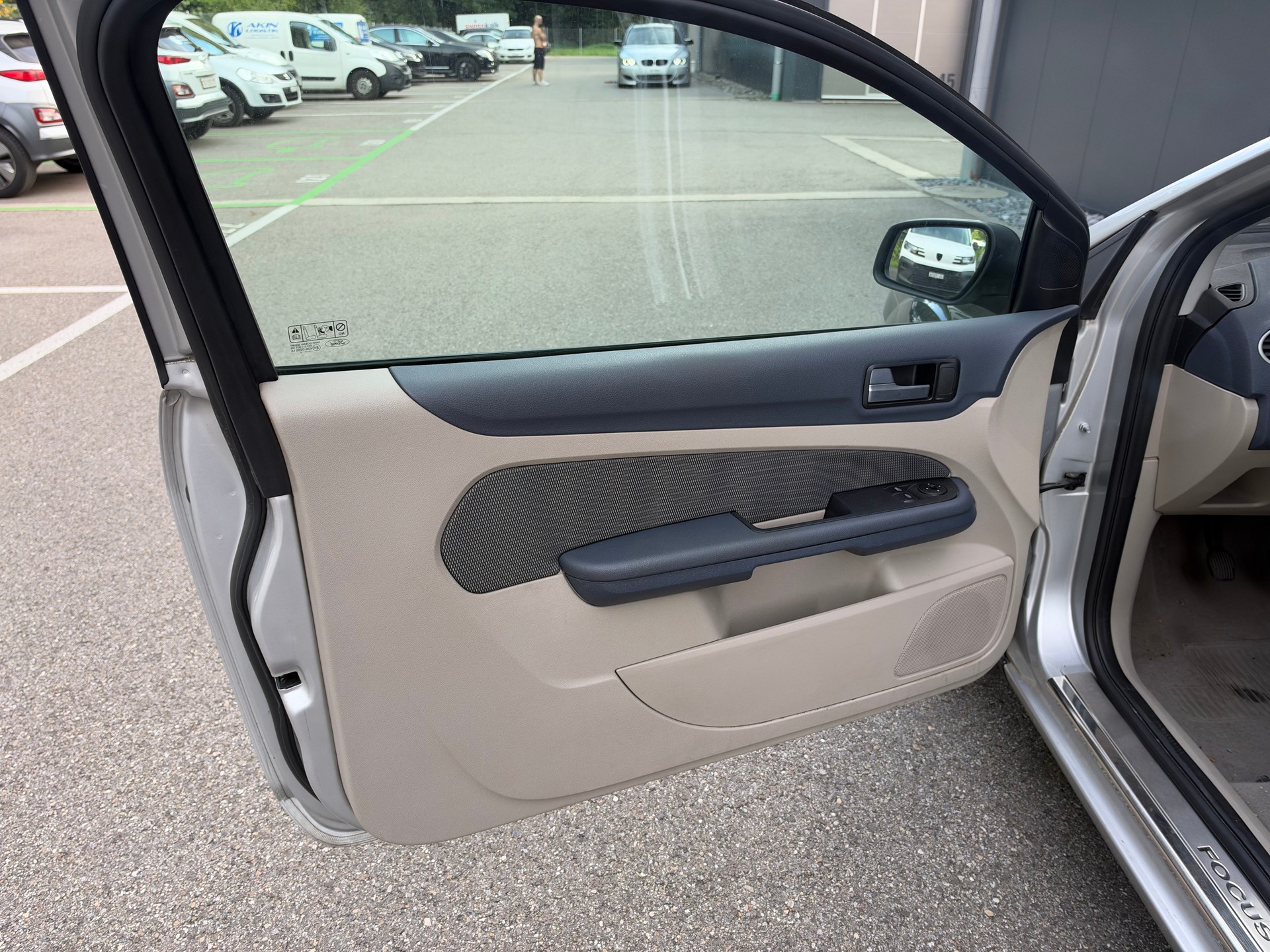 FORD Focus 1.6i VCT Carving-image-7