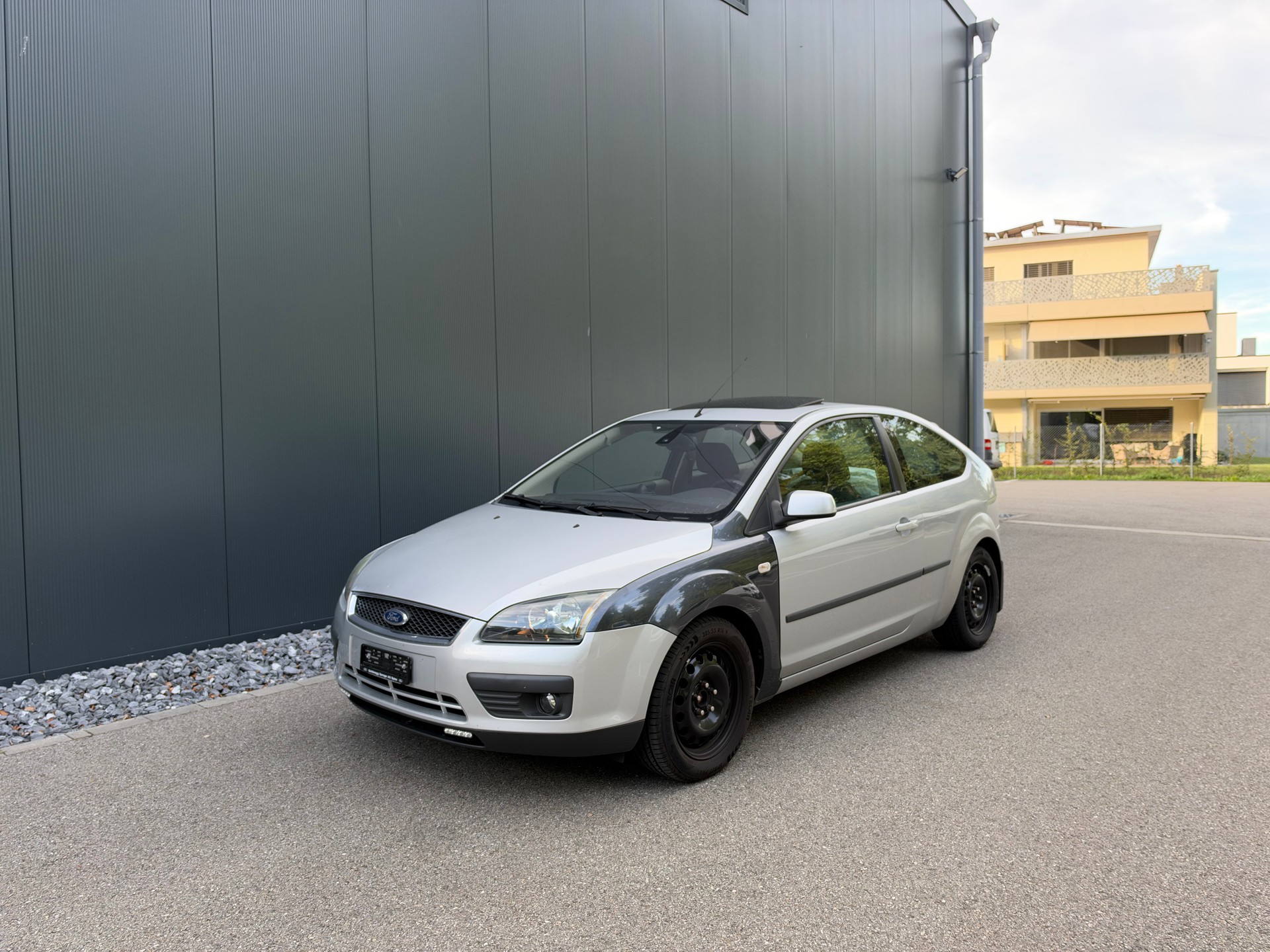 FORD Focus 1.6i VCT Carving-image-1
