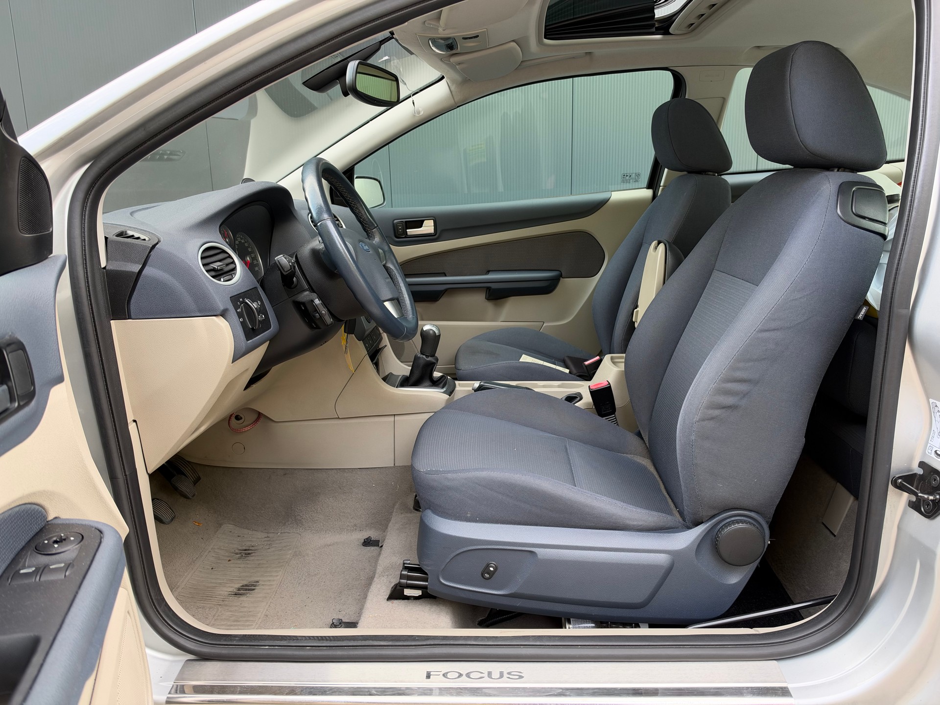 FORD Focus 1.6i VCT Carving-image-8