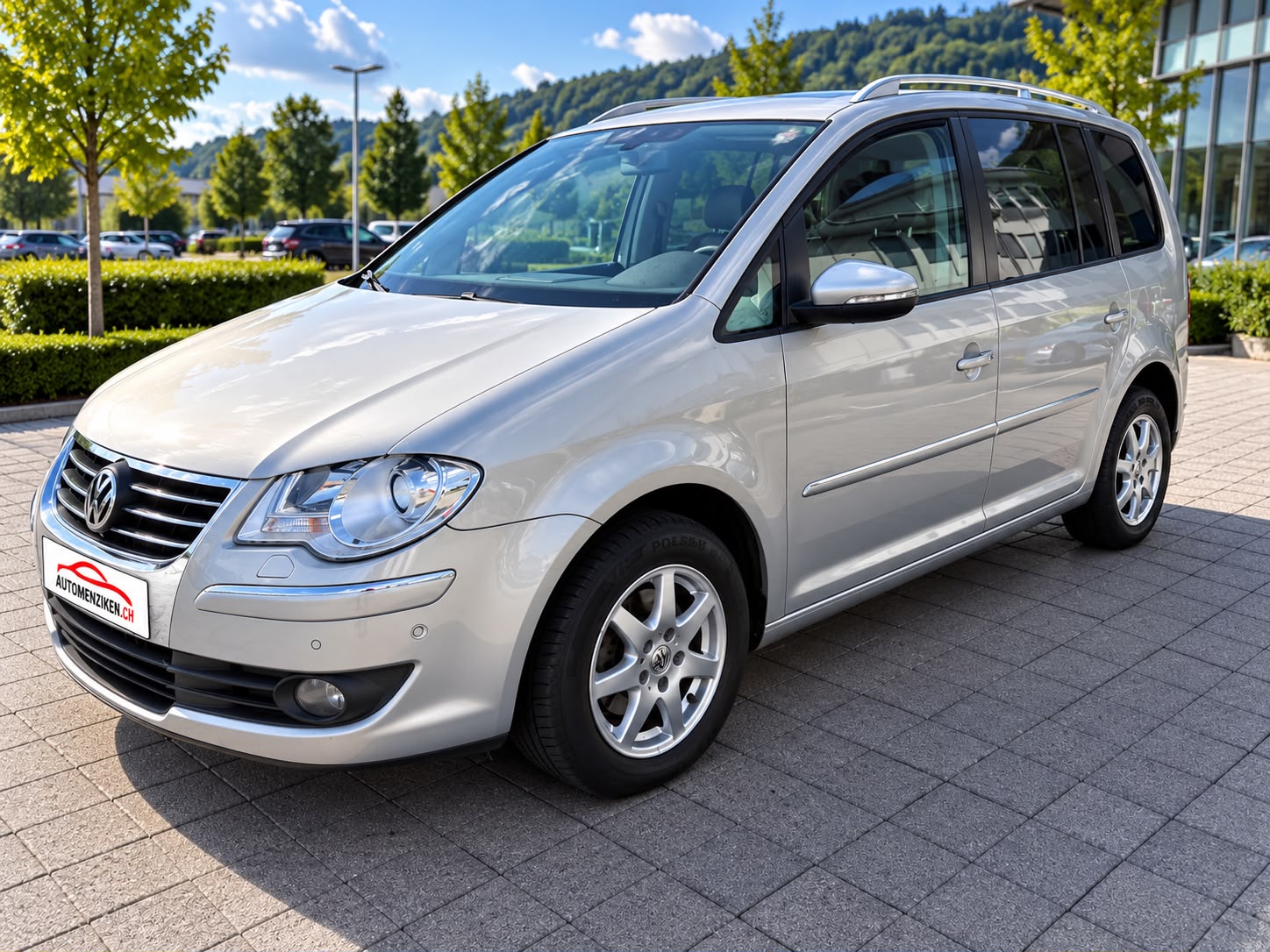 VW Touran 1.4 TSI Highline DSG-image-1