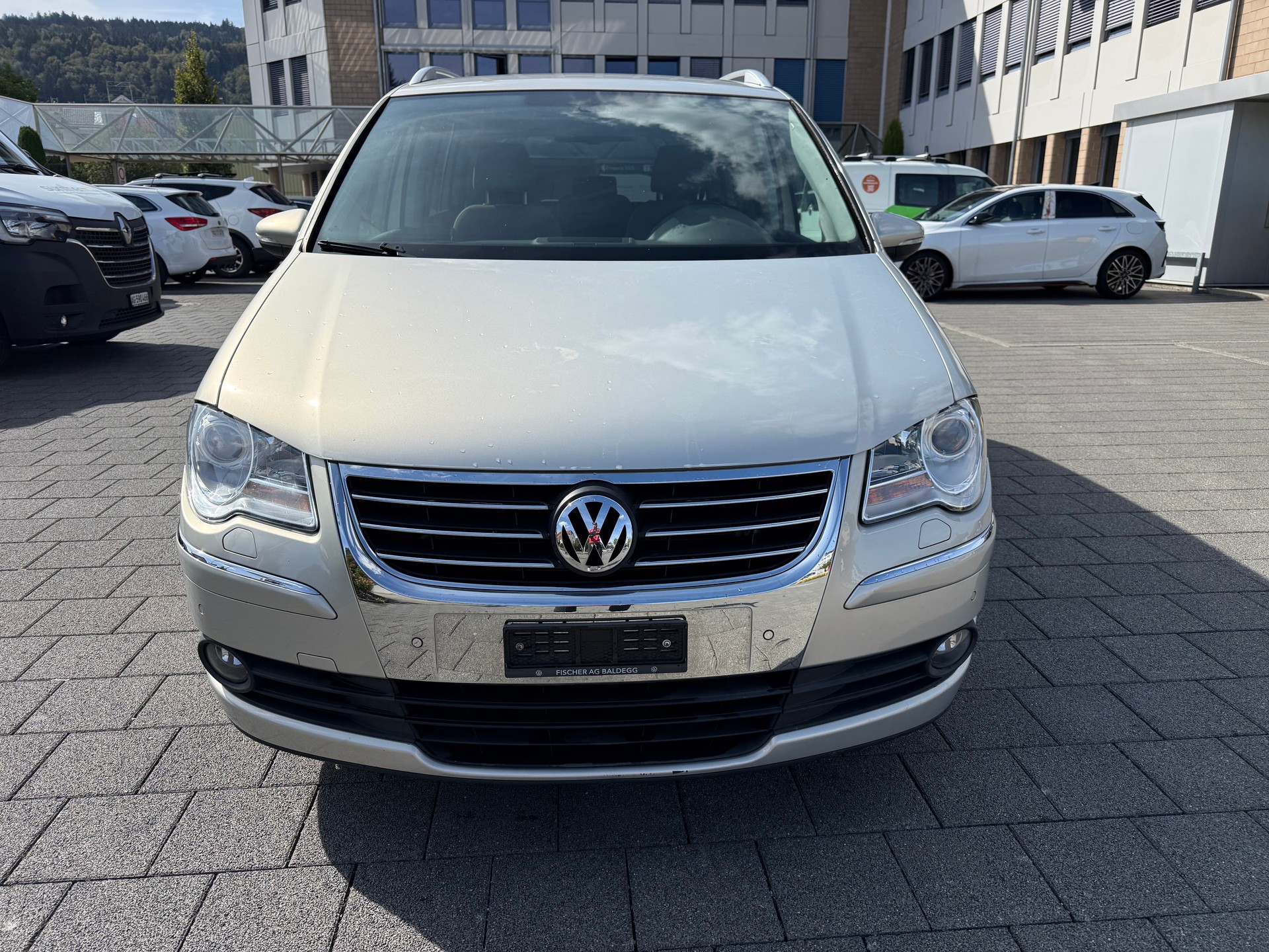 VW Touran 1.4 TSI Highline DSG-image-2