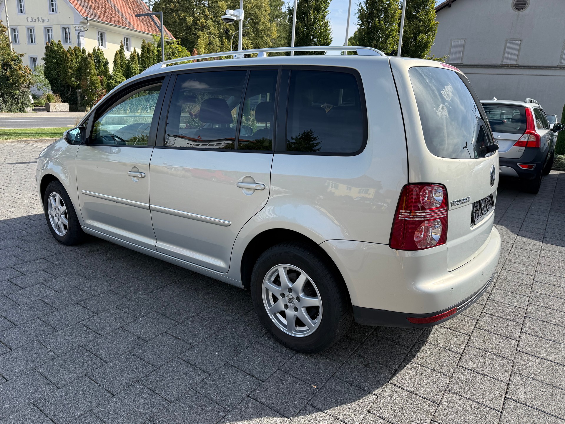 VW Touran 1.4 TSI Highline DSG-image-3