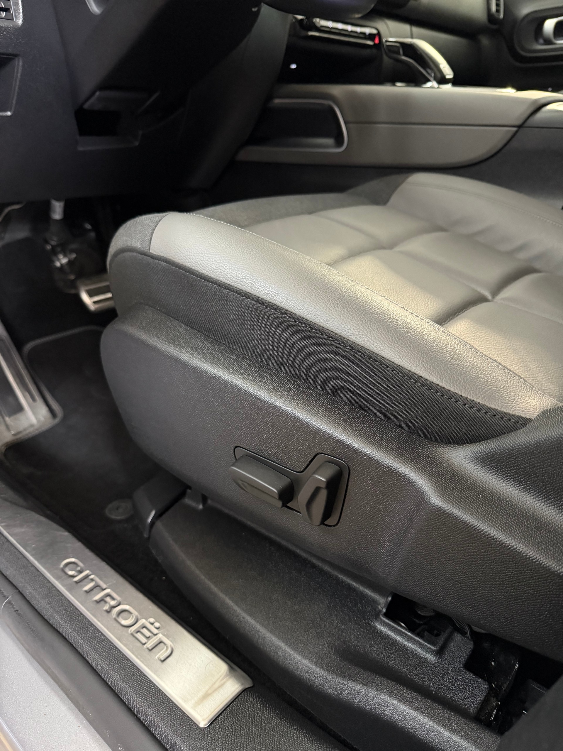 CITROEN C5 Aircross 2.0 BlueHD Shine EAT8-image-12