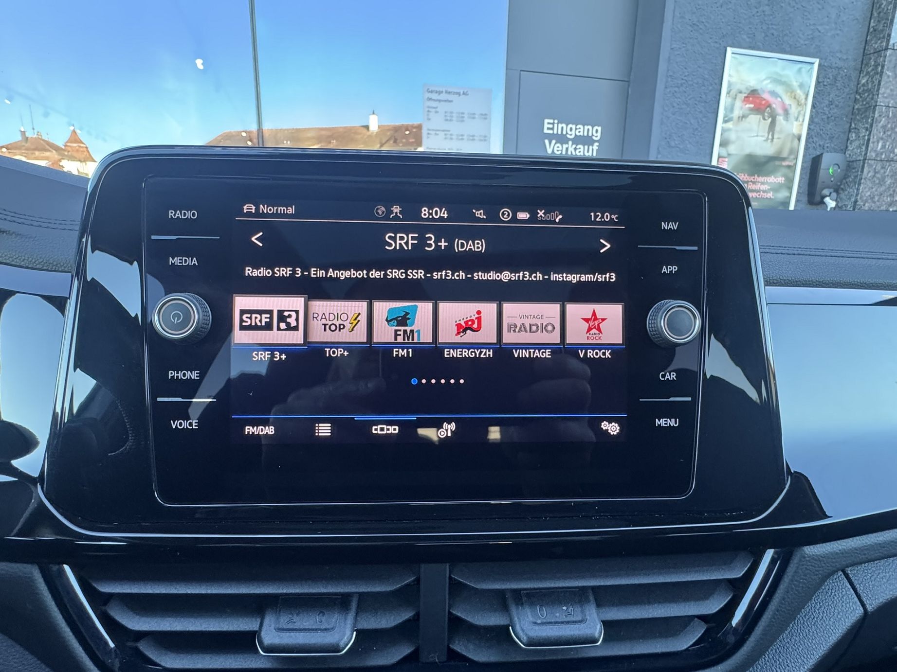 VW T-Roc 2.0 TSI R DSG 4Motion-image-18