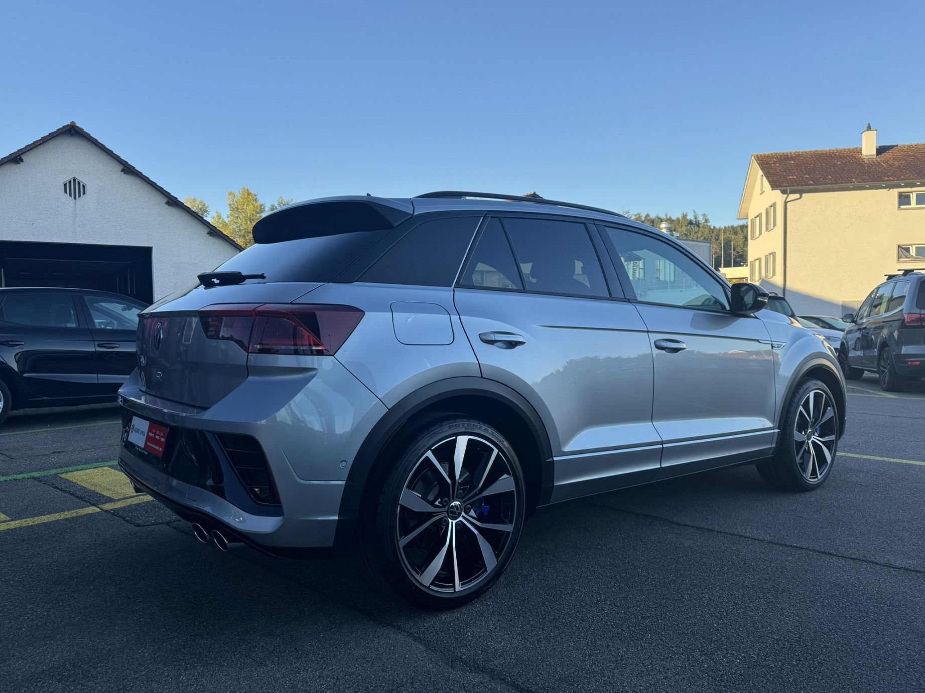VW T-Roc 2.0 TSI R DSG 4Motion-image-5