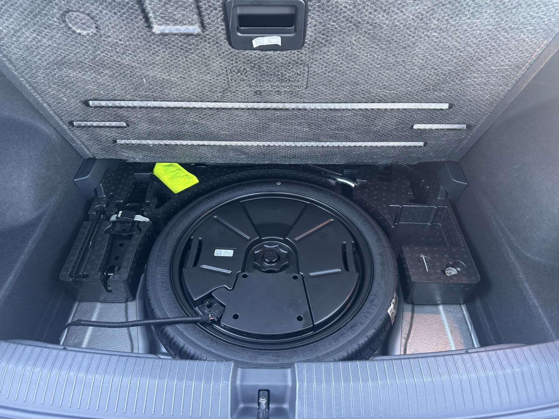 VW T-Roc 2.0 TSI R DSG 4Motion-image-12