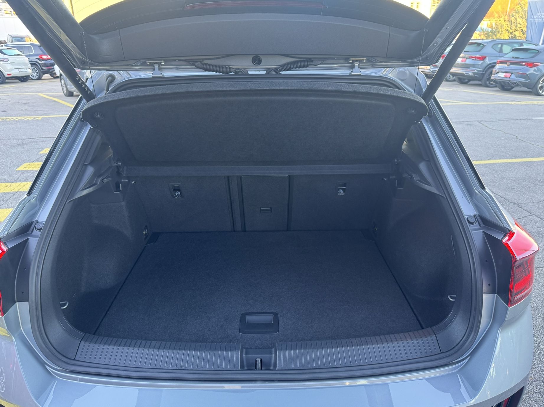 VW T-Roc 2.0 TSI R DSG 4Motion-image-10