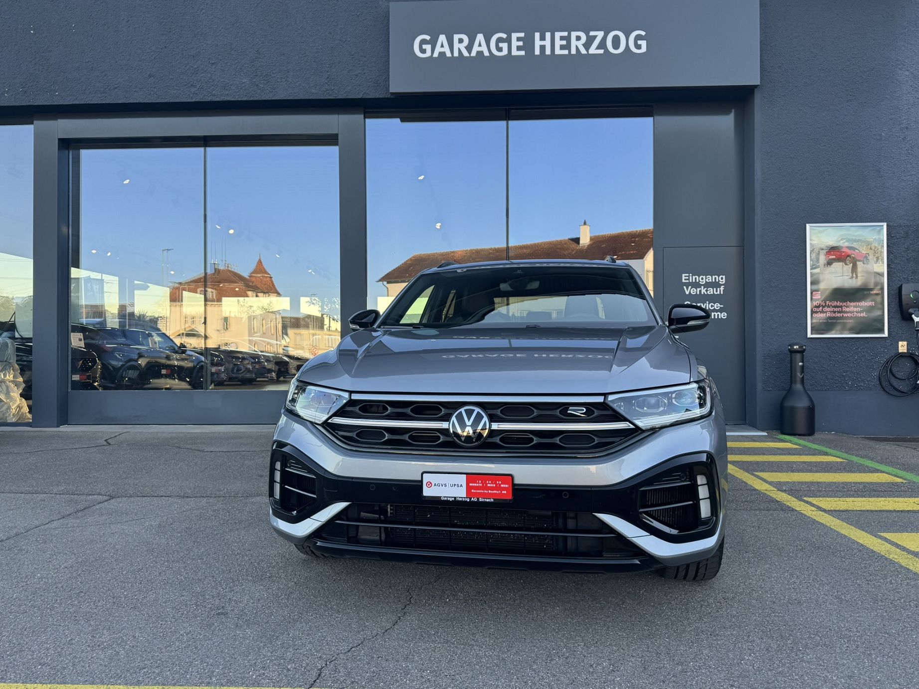 VW T-Roc 2.0 TSI R DSG 4Motion-image-0