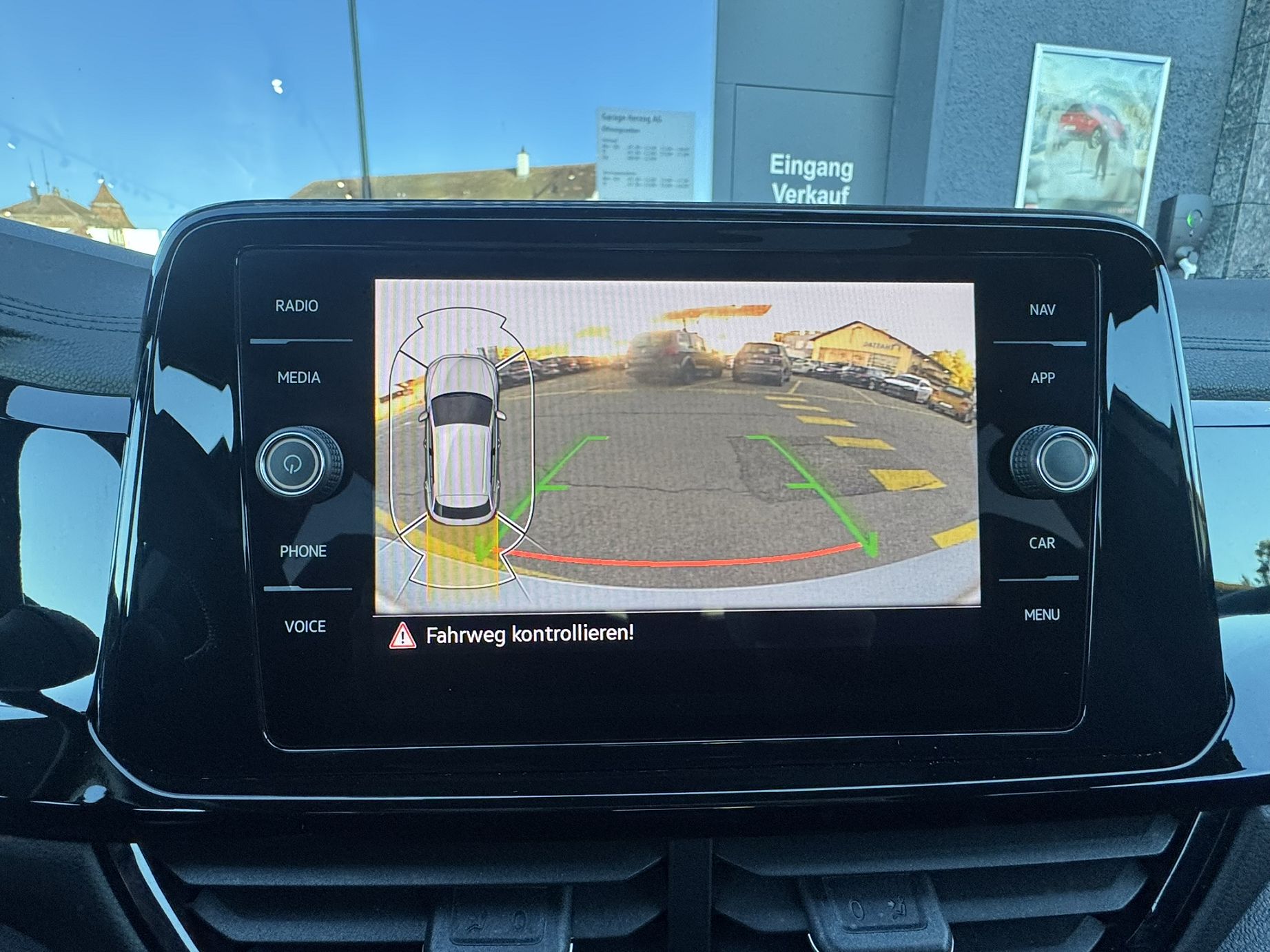 VW T-Roc 2.0 TSI R DSG 4Motion-image-20