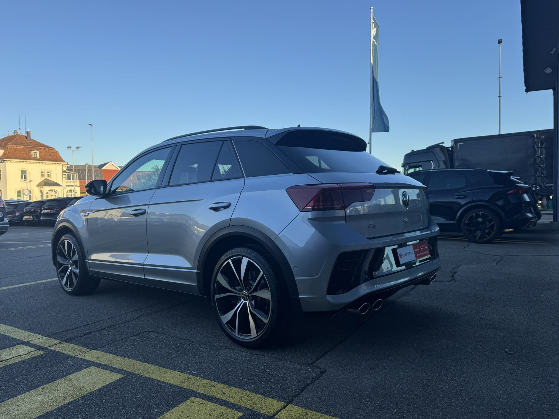 VW T-Roc 2.0 TSI R DSG 4Motion-image-3