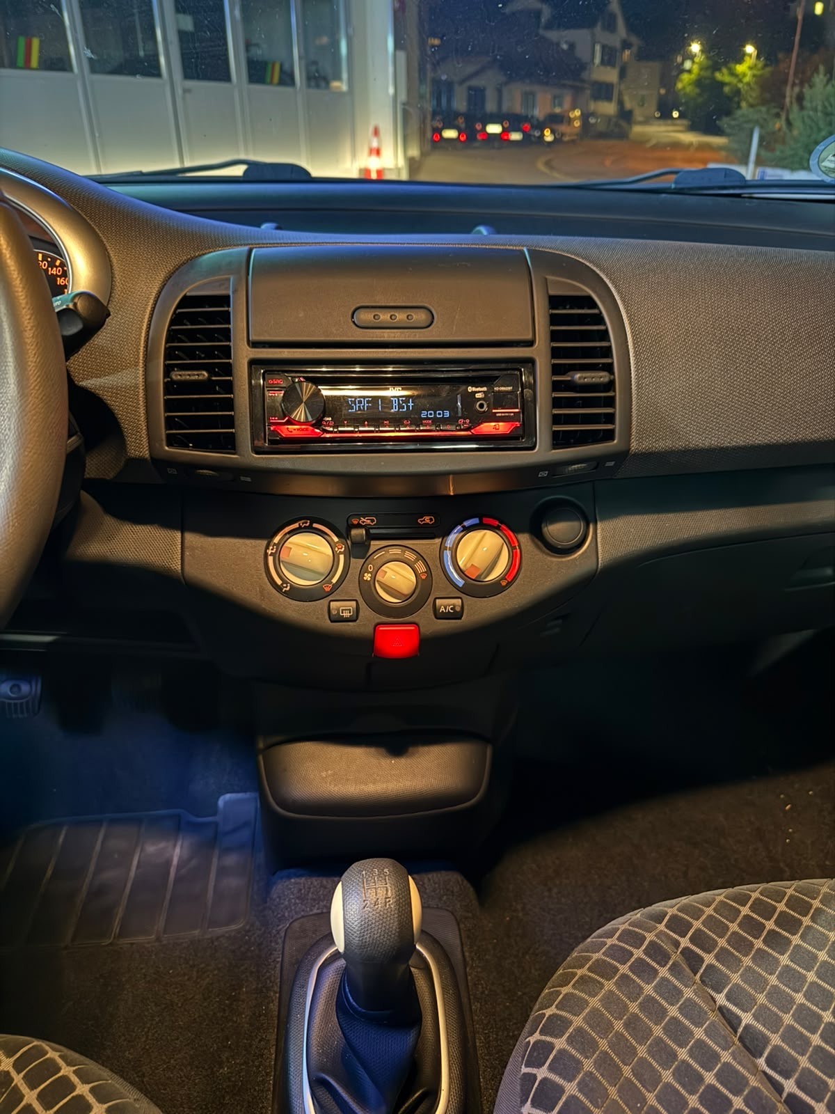 NISSAN Micra 1.4 acenta-image-11