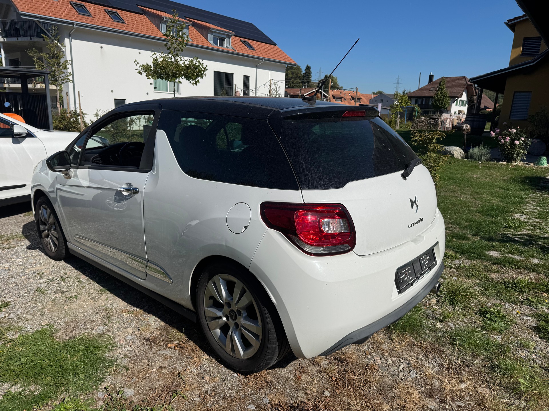 DS AUTOMOBILES DS3 1.2 VTi Chic-image-4