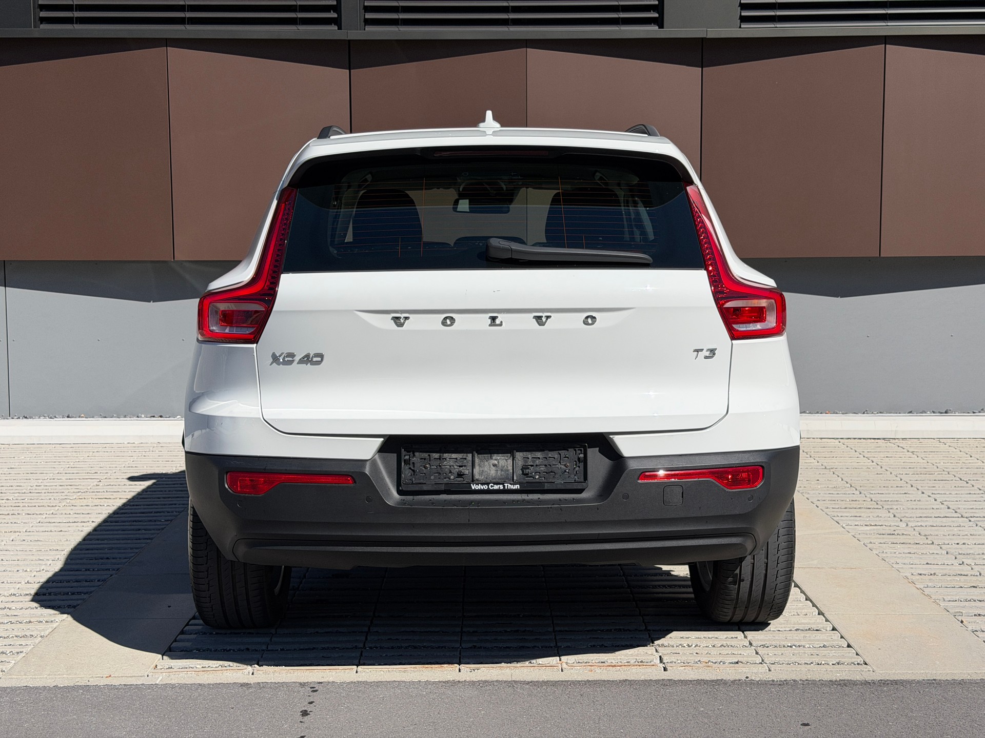 VOLVO XC40 T3 Momentum Geartronic *CH-Fahrzeug aus 1. Hand*-image-4