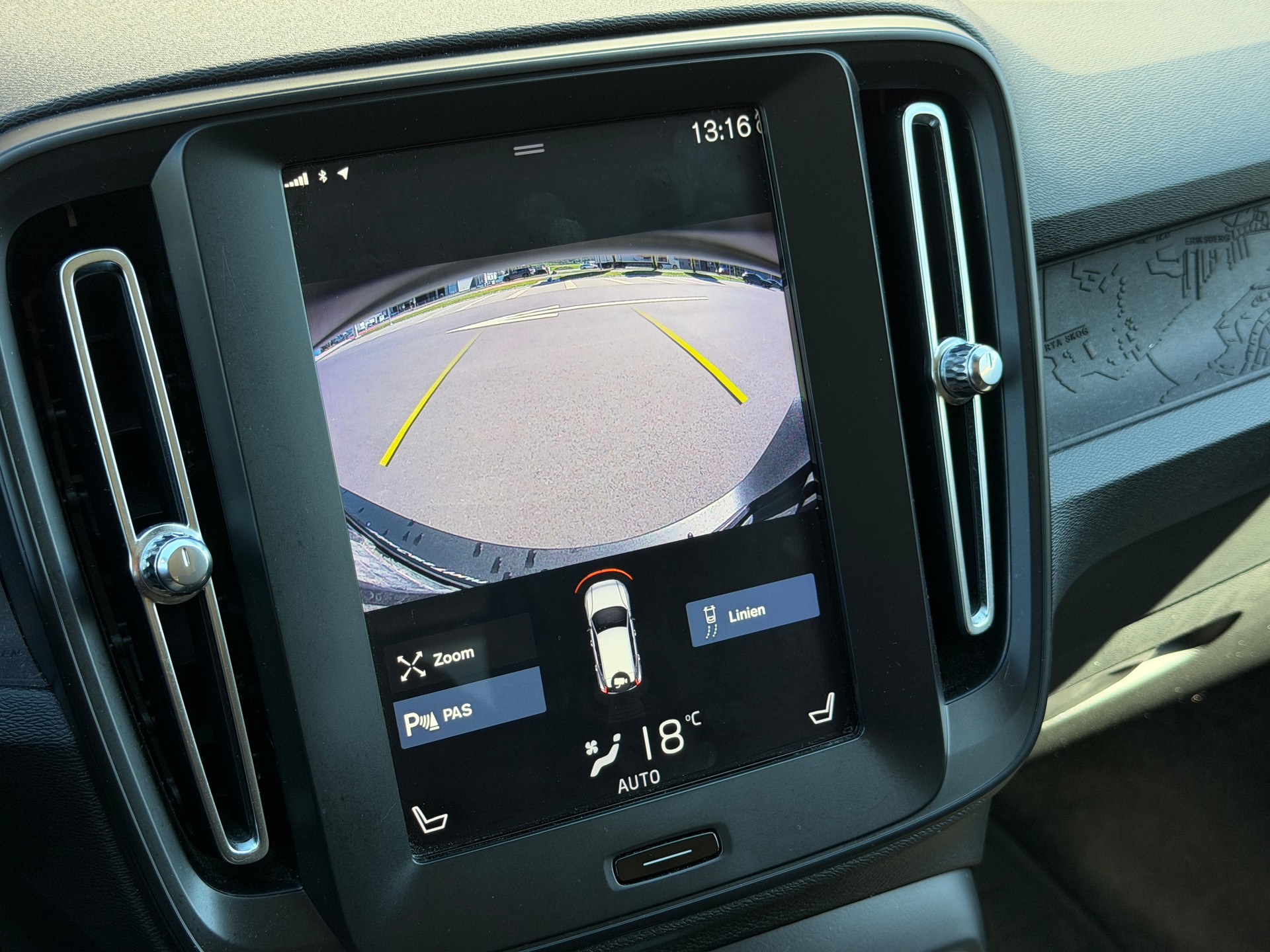 VOLVO XC40 T3 Momentum Geartronic *CH-Fahrzeug aus 1. Hand*-image-25