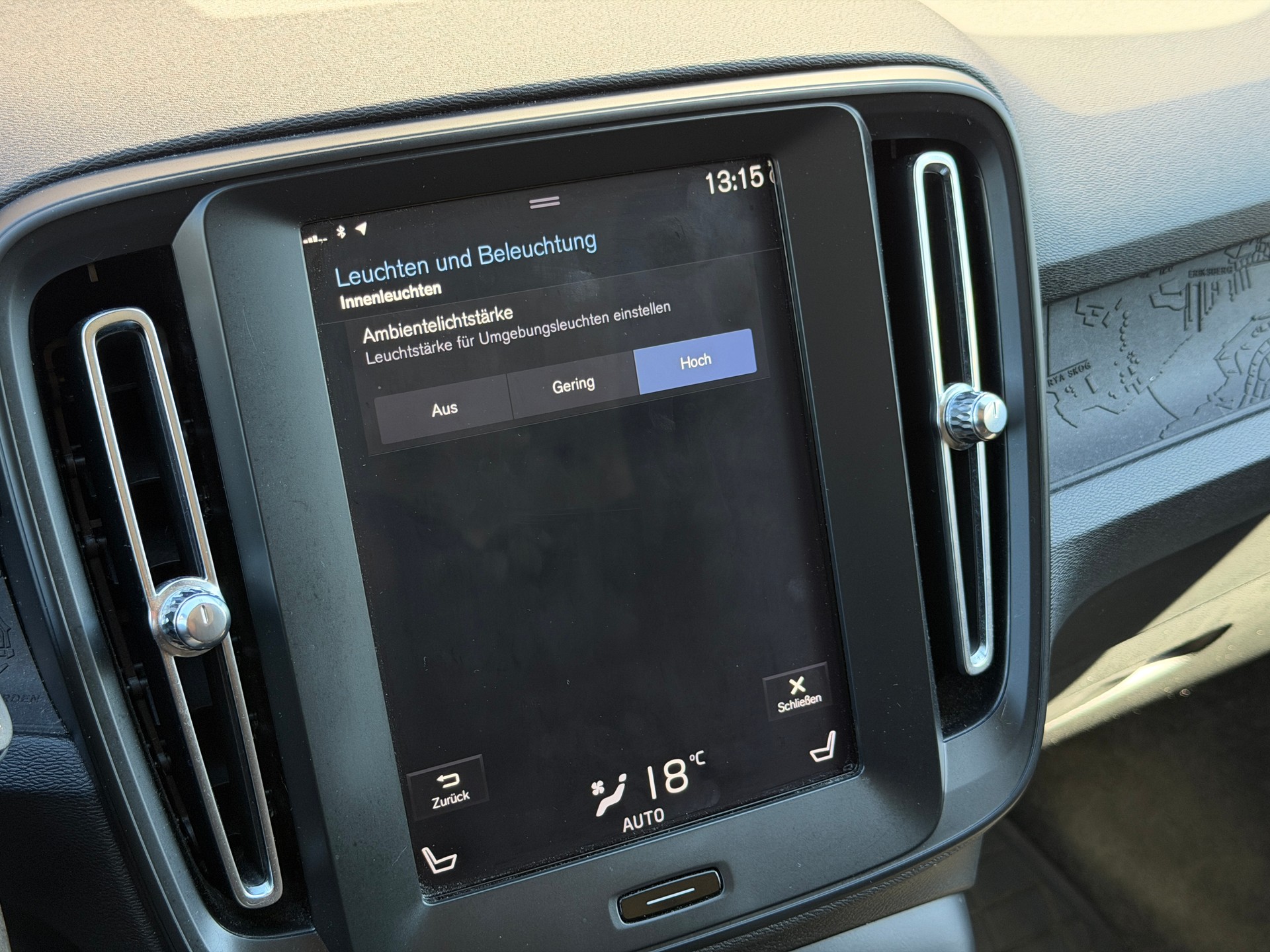 VOLVO XC40 T3 Momentum Geartronic *CH-Fahrzeug aus 1. Hand*-image-22