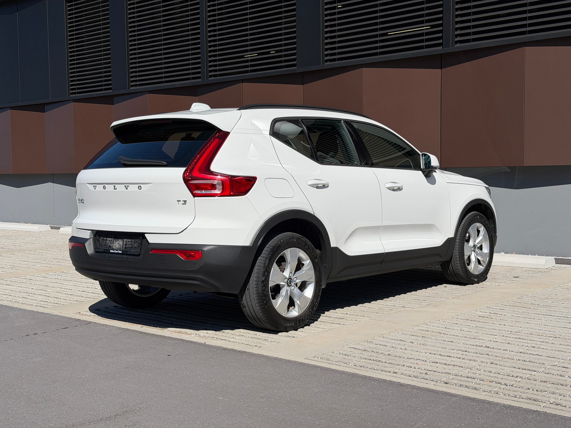 VOLVO XC40 T3 Momentum Geartronic *CH-Fahrzeug aus 1. Hand*-image-5
