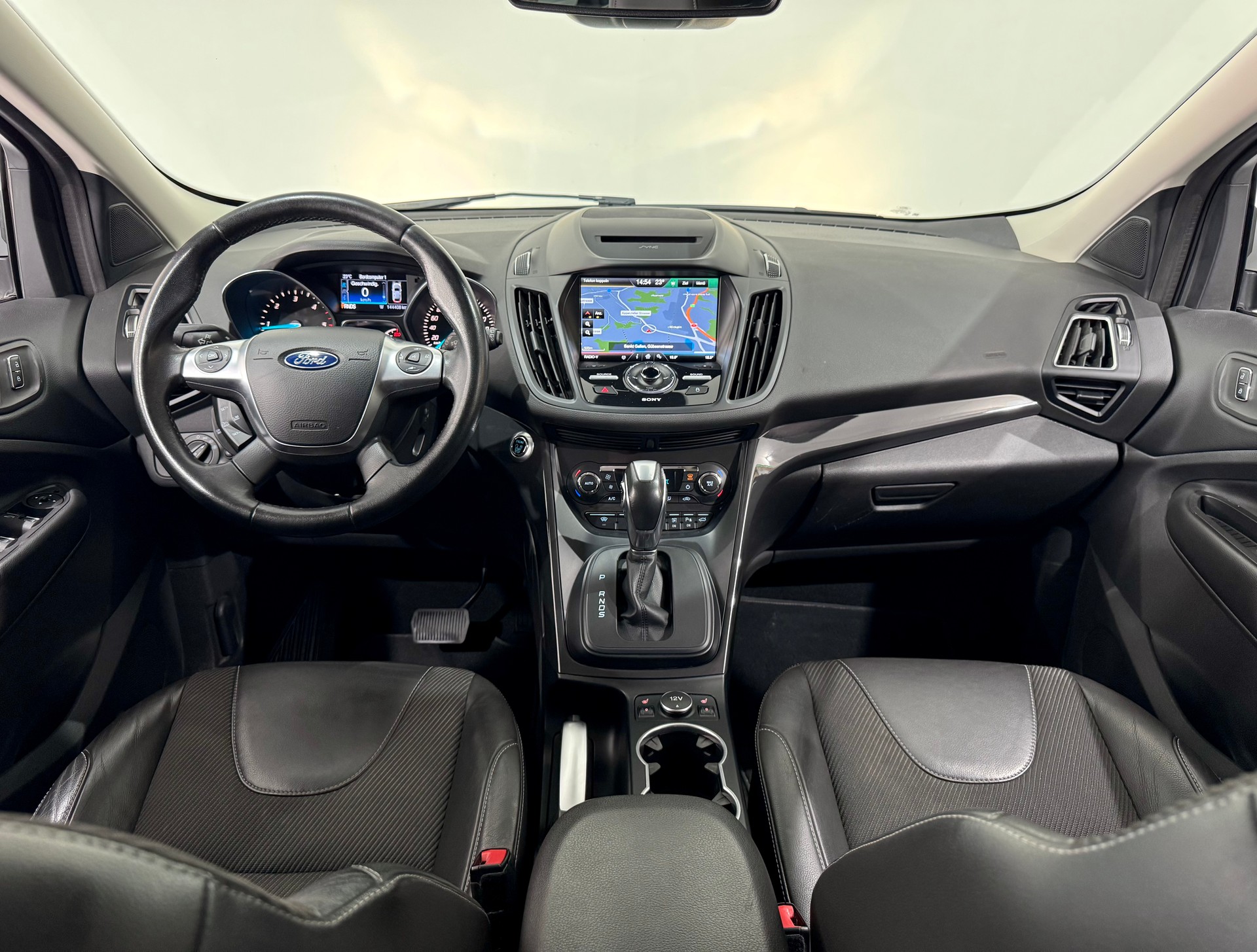 FORD Kuga 2.0 TDCi Titanium 4WD PowerShift-image-8