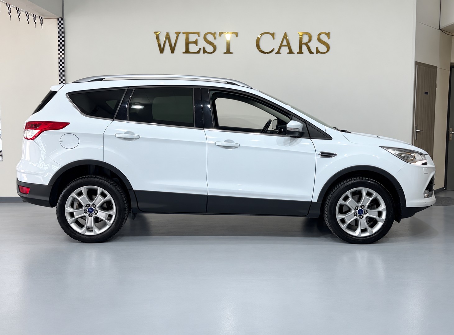 FORD Kuga 2.0 TDCi Titanium 4WD PowerShift-image-2