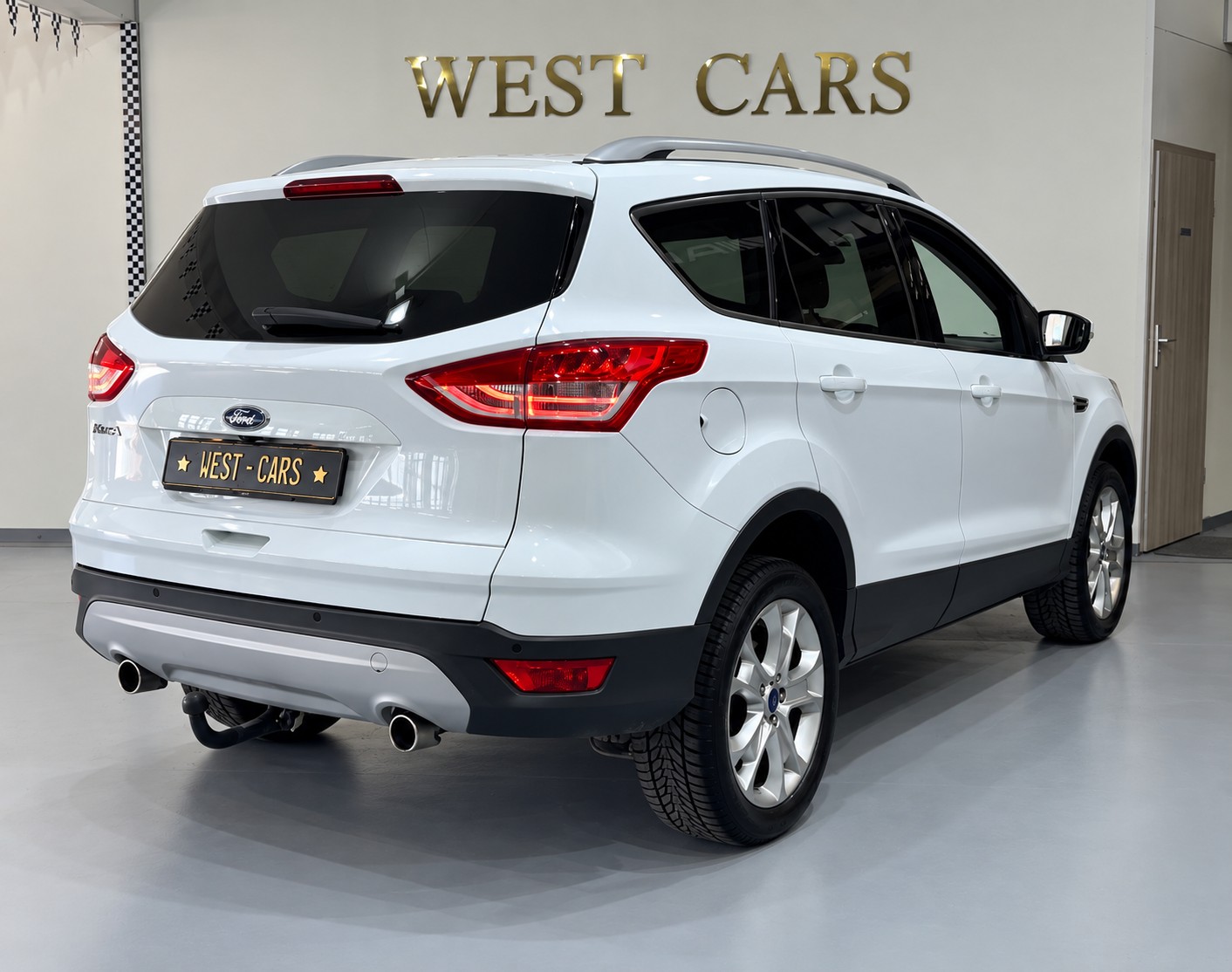 FORD Kuga 2.0 TDCi Titanium 4WD PowerShift-image-3