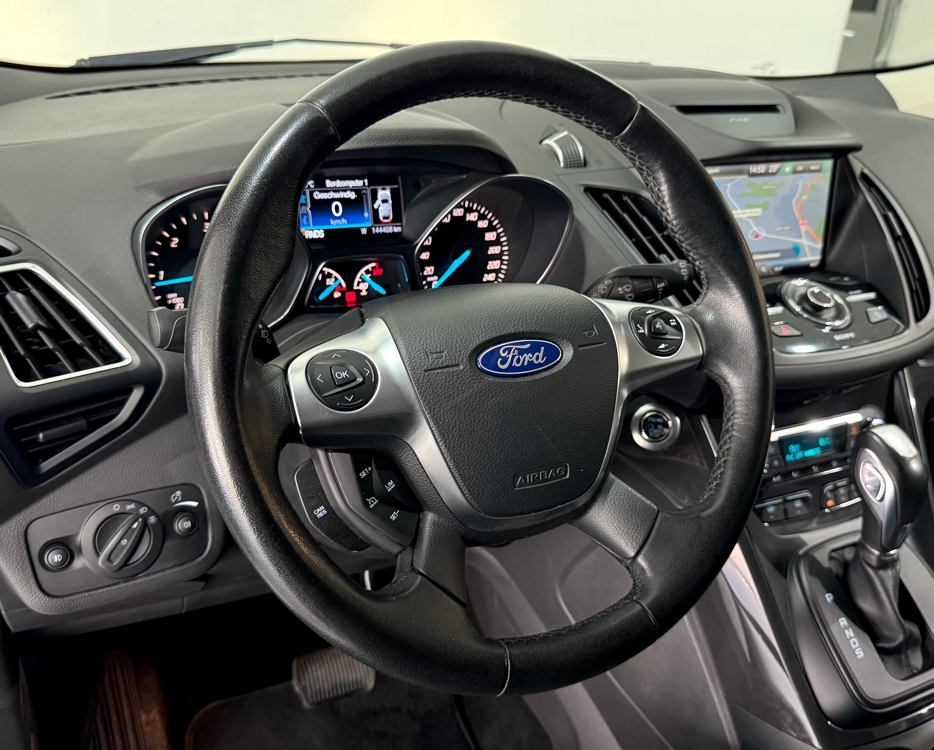 FORD Kuga 2.0 TDCi Titanium 4WD PowerShift-image-10
