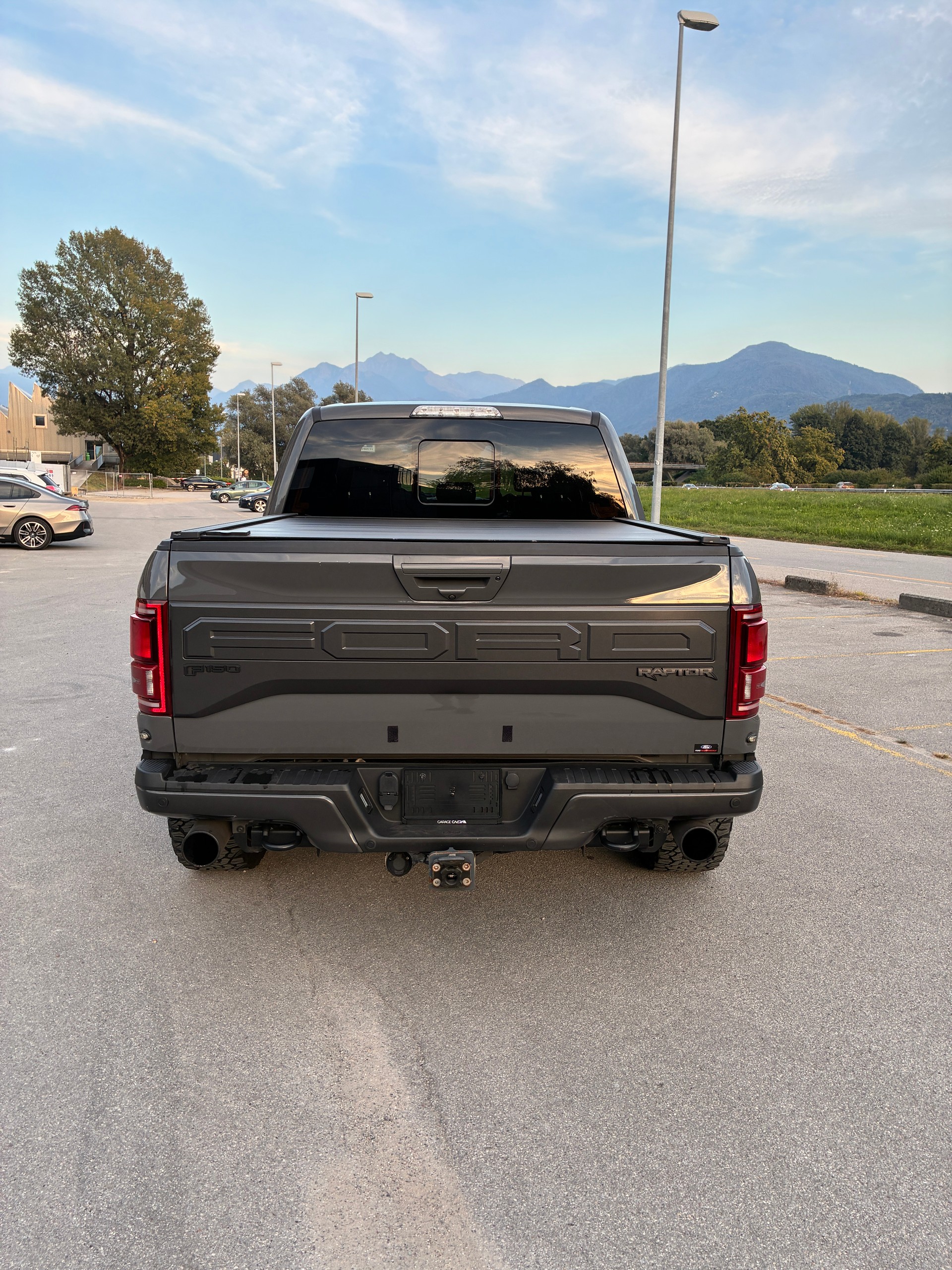 FORD Raptor-image-2