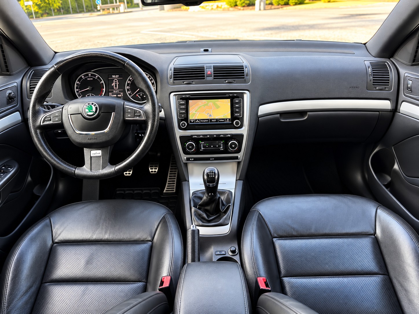 SKODA Octavia Combi 2.0 TSI RS-image-5