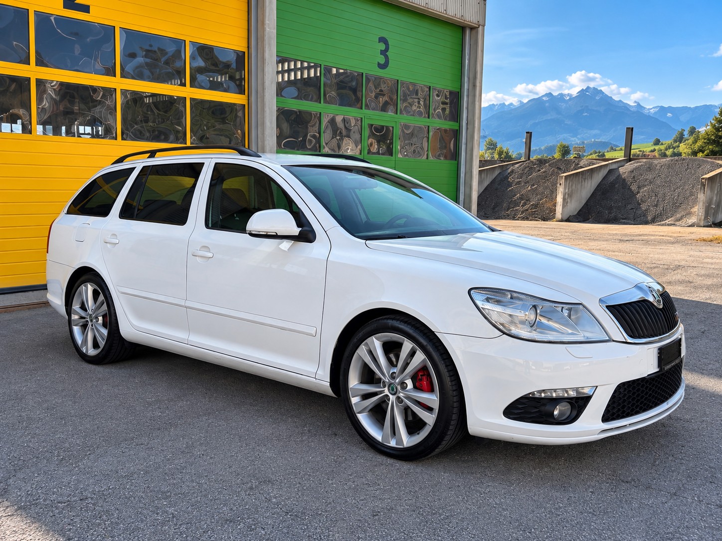 SKODA Octavia Combi 2.0 TSI RS-image-4