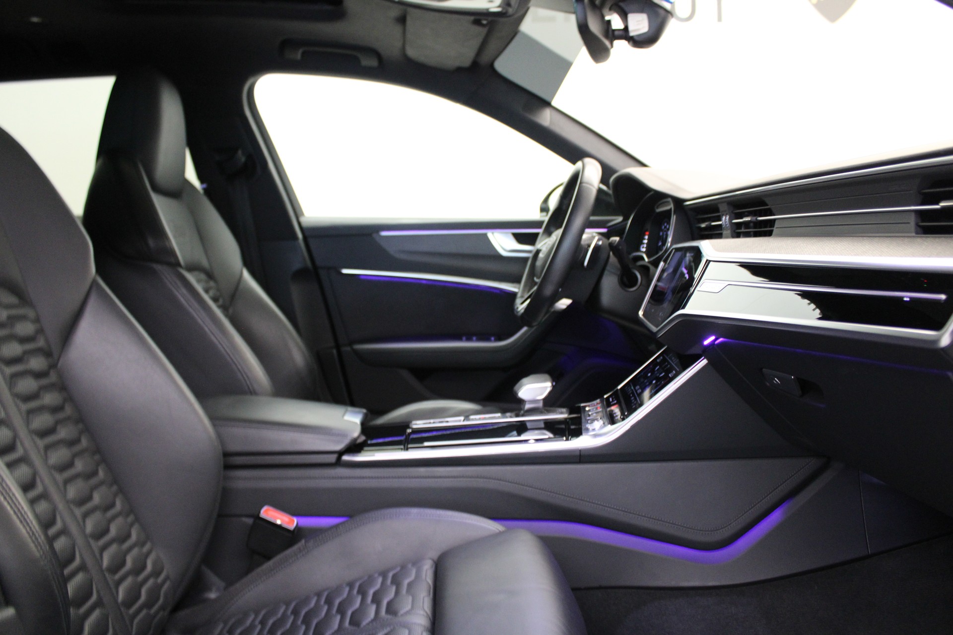 AUDI RS6 Avant 4.0 TFSI V8 Performance quattro-image-5