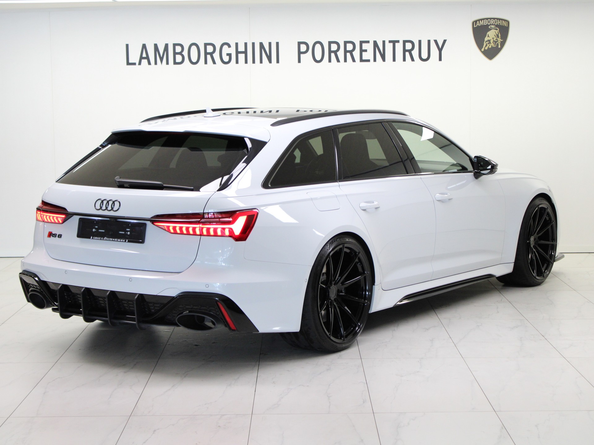 AUDI RS6 Avant 4.0 TFSI V8 Performance quattro-image-2