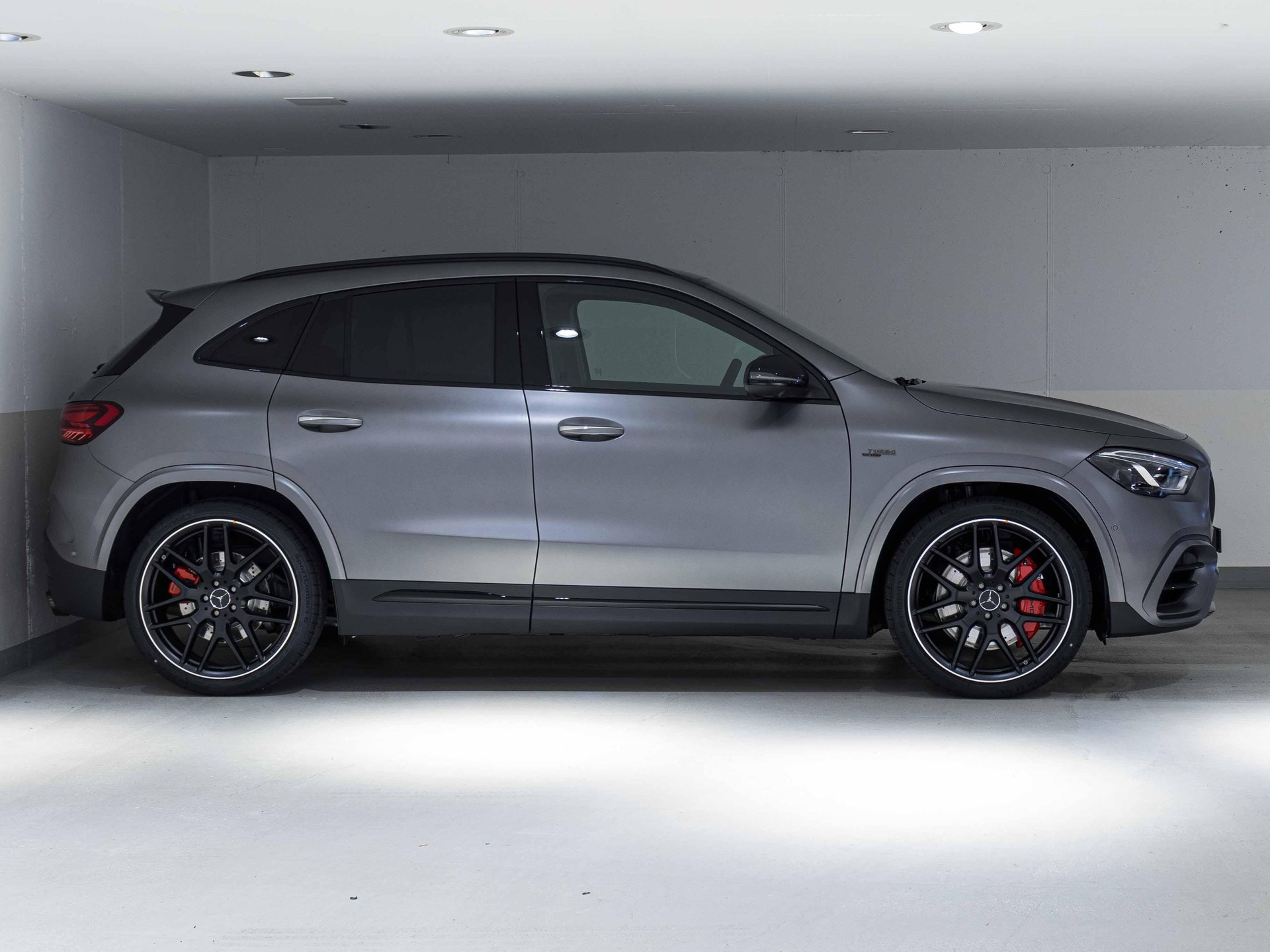 MERCEDES-BENZ GLA 45 S AMG 4MATIC+-image-1