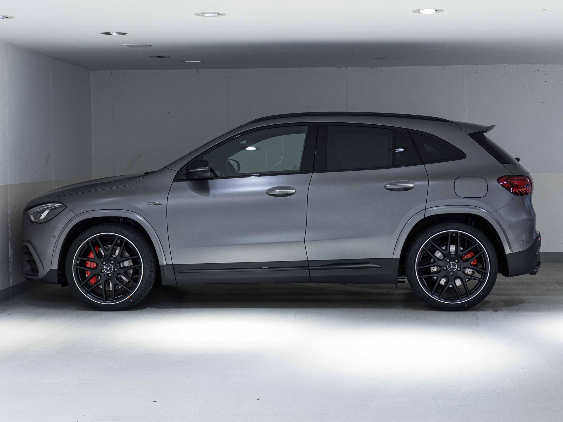 MERCEDES-BENZ GLA 45 S AMG 4MATIC+-image-4