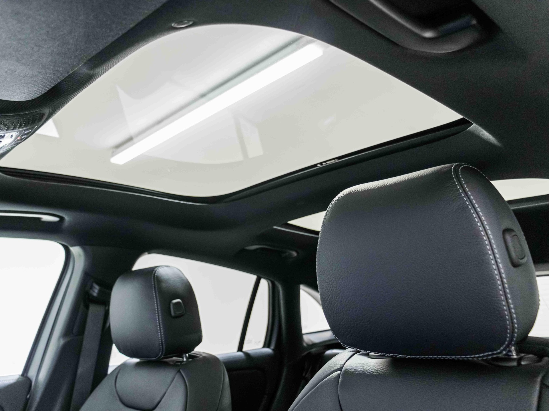 MERCEDES-BENZ GLA 45 S AMG 4MATIC+-image-8