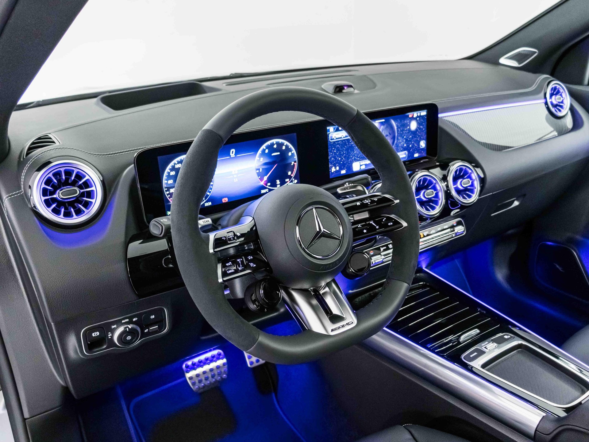 MERCEDES-BENZ GLA 45 S AMG 4MATIC+-image-9